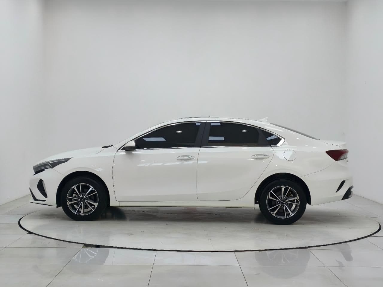 Kia K3 2023 — миниатюра 4