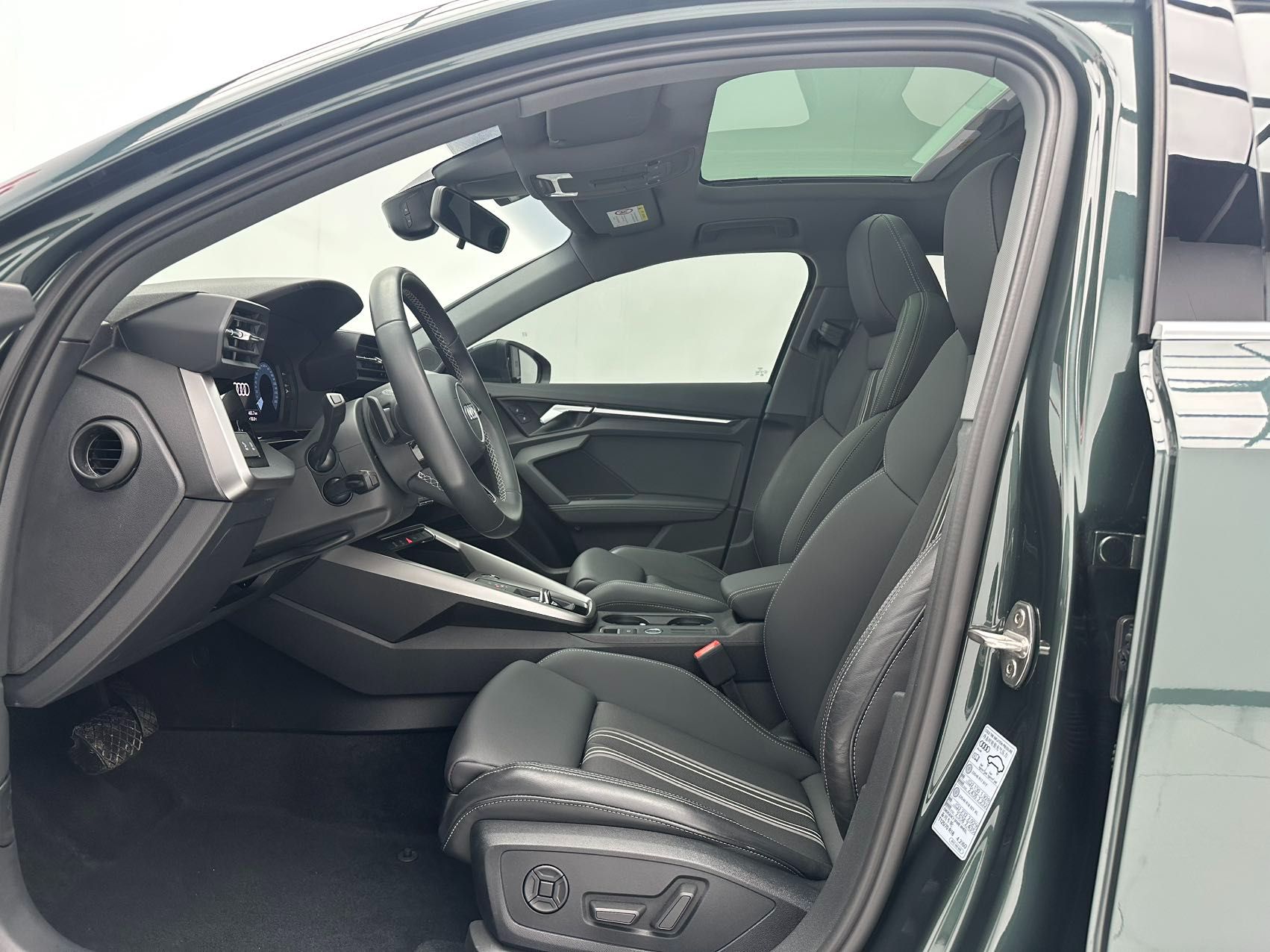 Audi A3 2023 — миниатюра 6