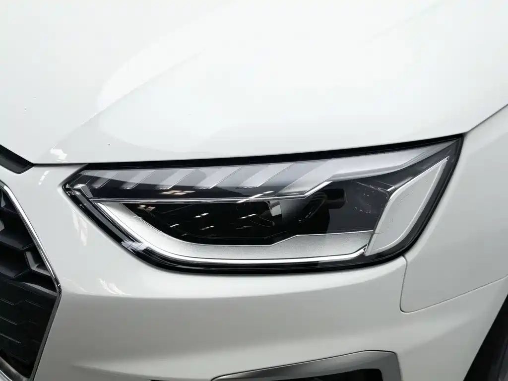 Audi A4L 2022 — миниатюра 7