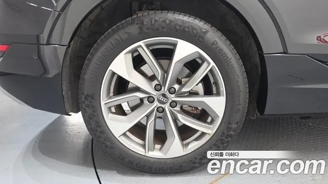 Audi e-tron 2021 — миниатюра 5