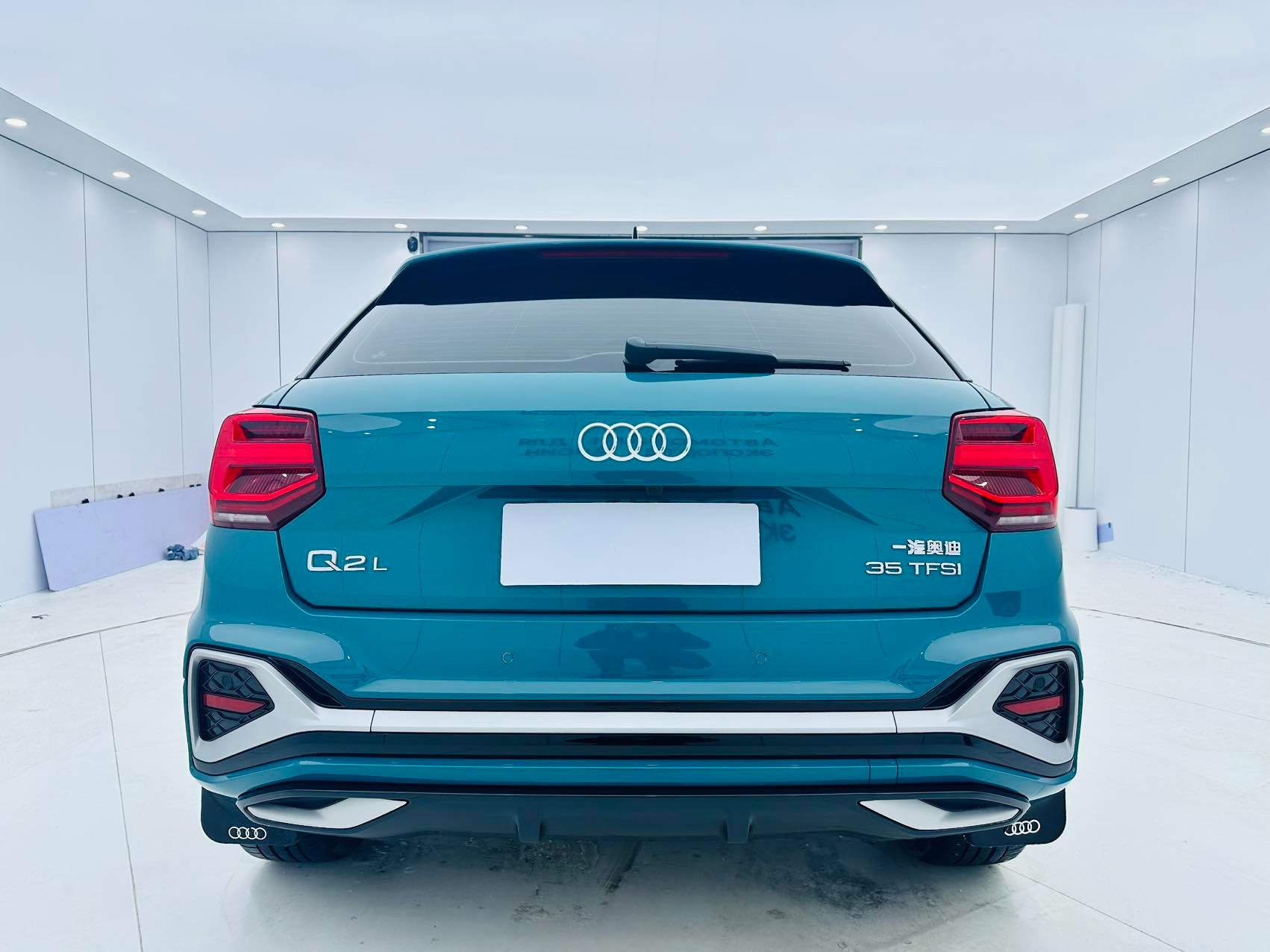 Audi Q2L 2022 — фото 4