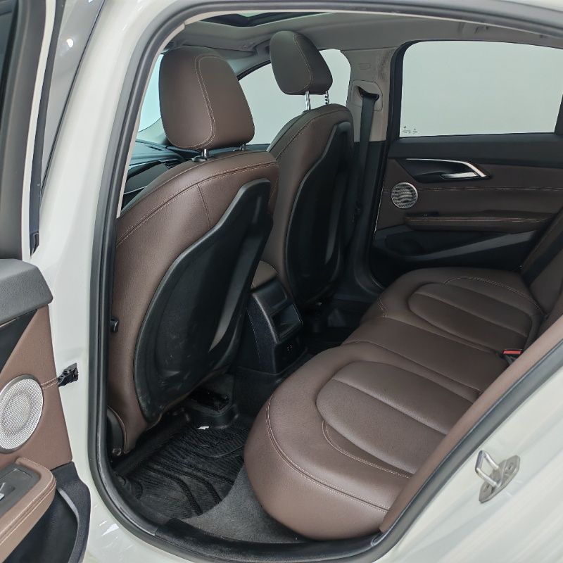 BMW 120i 2021 — миниатюра 8