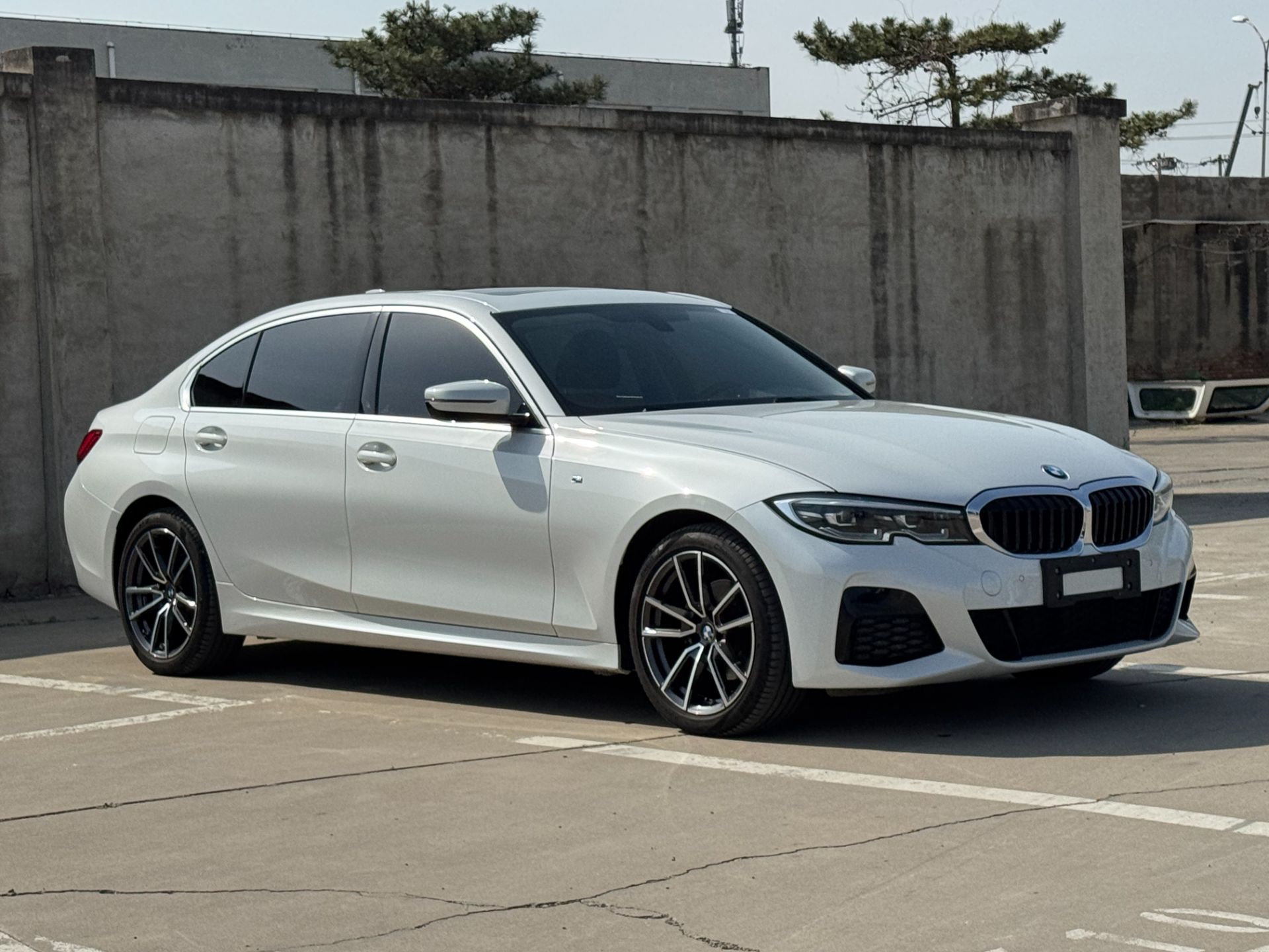 BMW 320LI M SPORT 2023 — фото 3