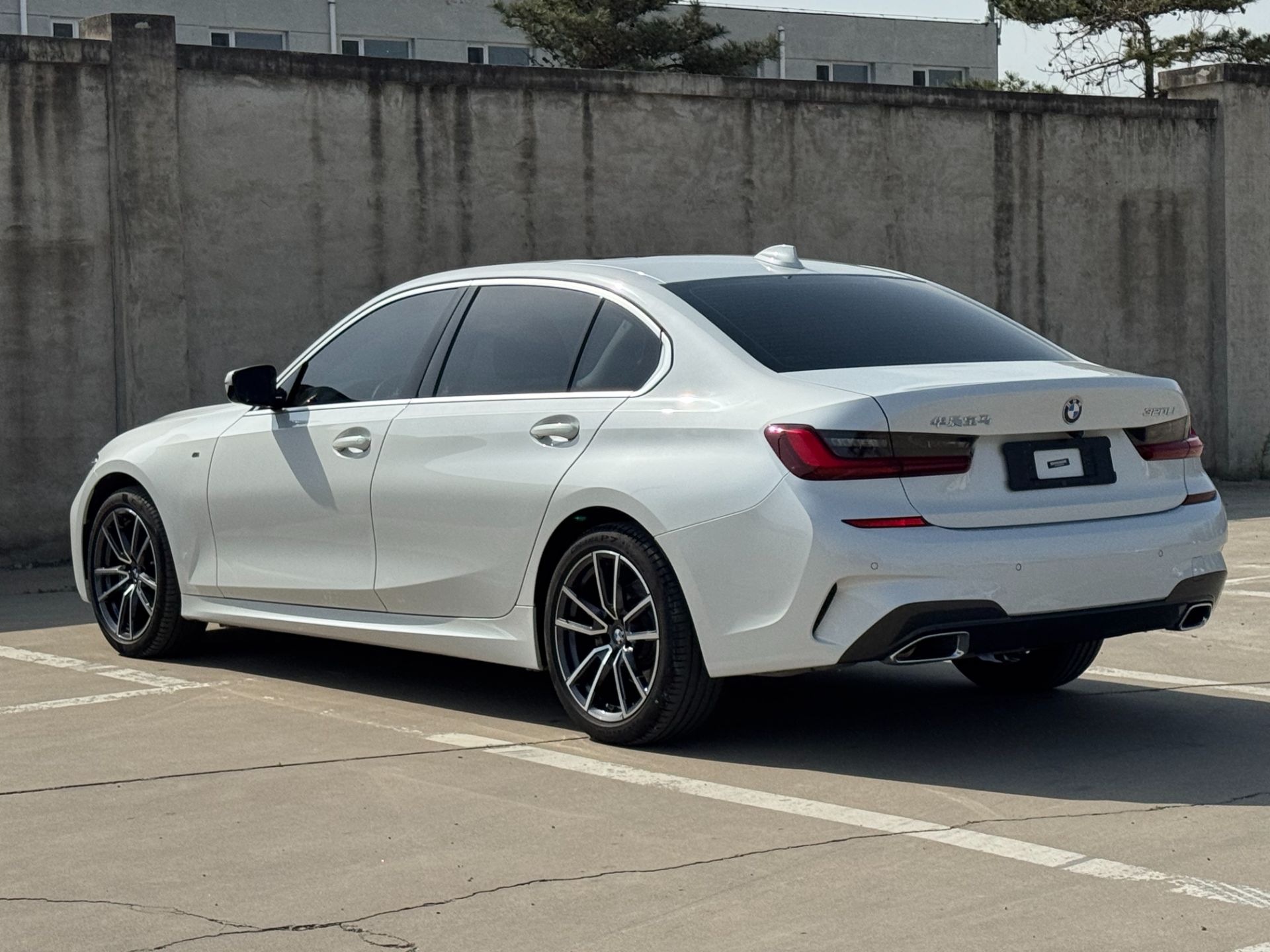 BMW 320LI M SPORT 2023 — фото 4