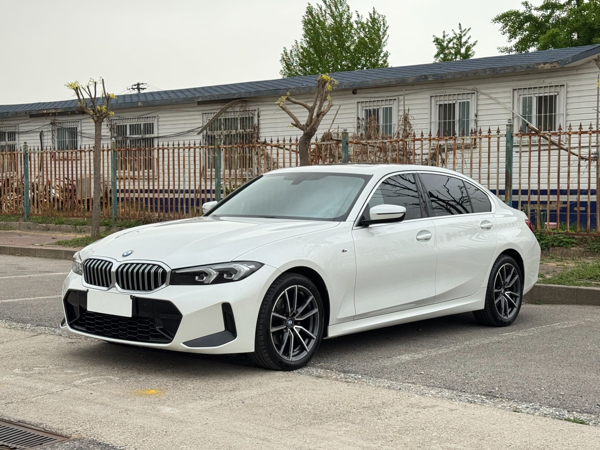 BMW 320LI M SPORT 2023 — фото 1