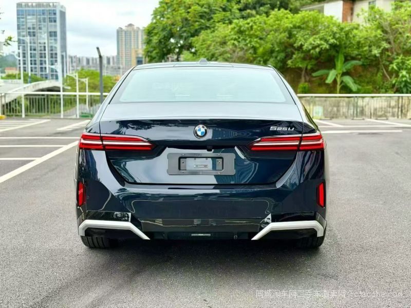 BMW 5 Series 2025 — миниатюра 8