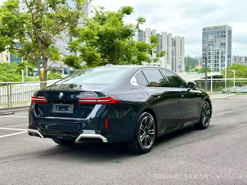 BMW 5 Series 2025 — миниатюра 9
