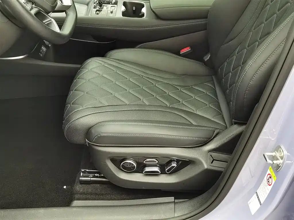 BYD Sealion 07 2025 — миниатюра 19