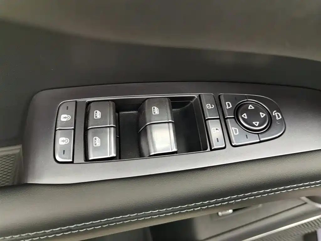 BYD Sealion 07 2025 — миниатюра 9
