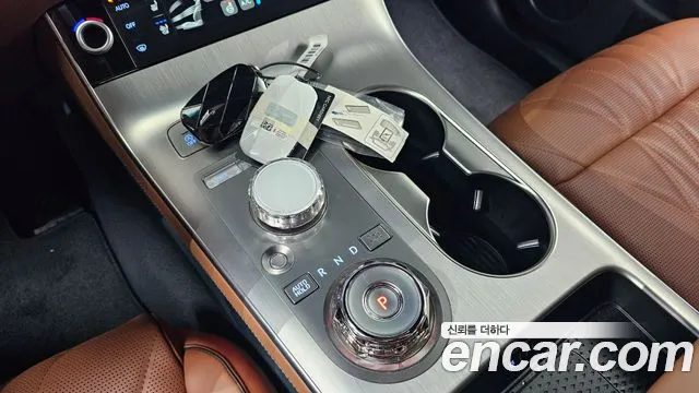 Genesis GV70 2025 — миниатюра 9
