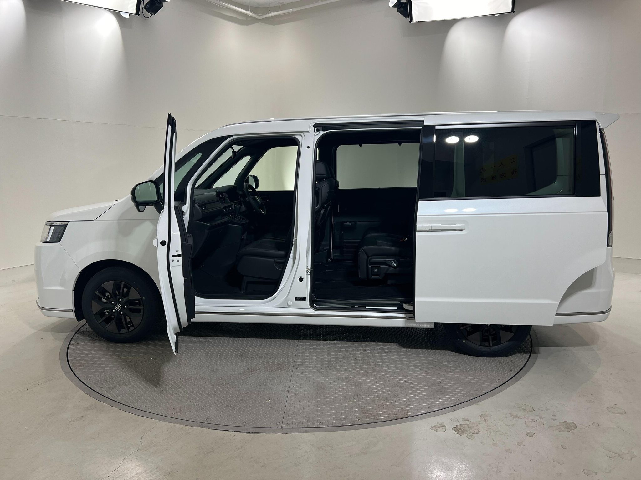 Honda StepWGN 2026 — миниатюра 8