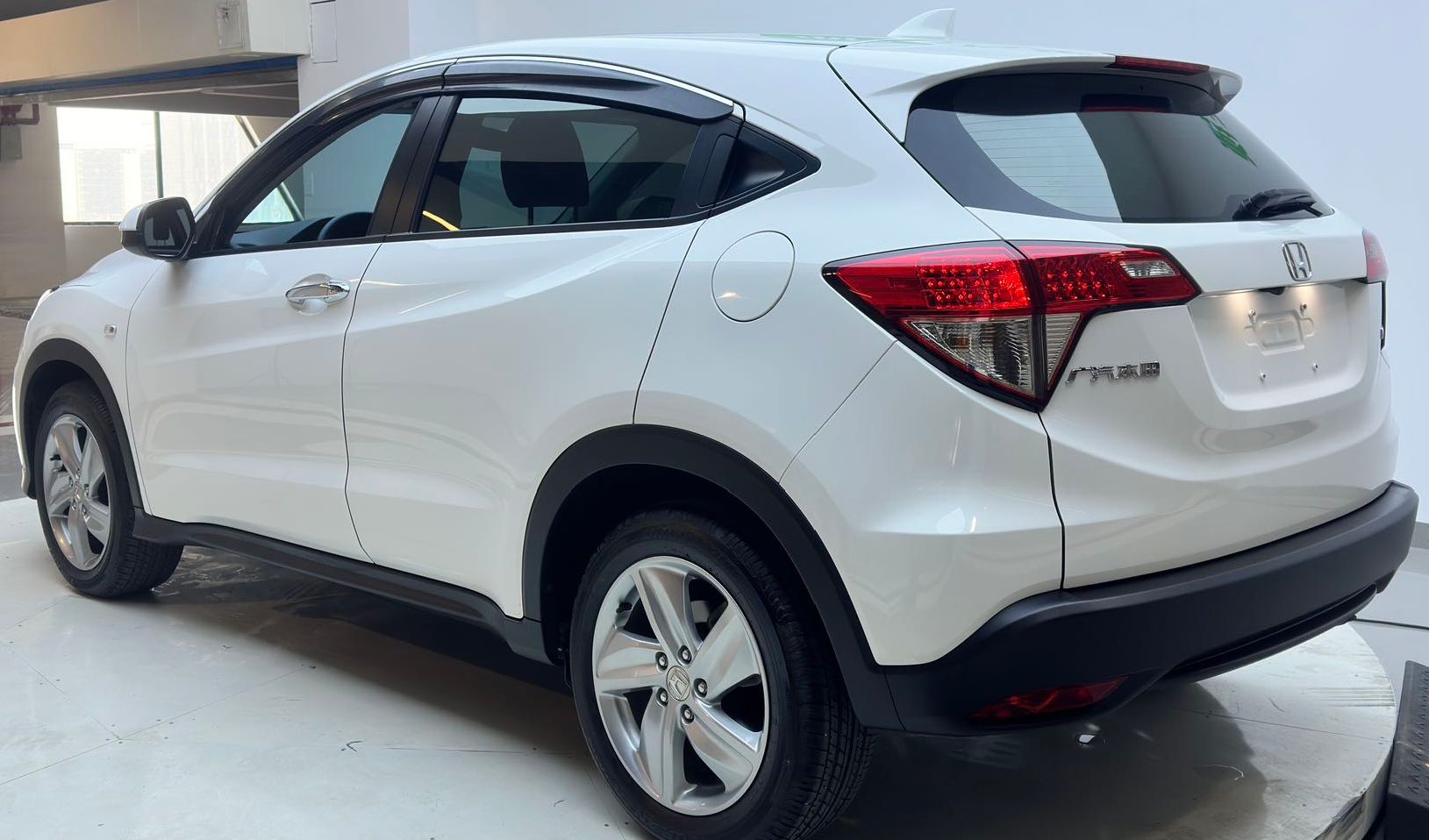 Honda Vezel 2022 — фото 2