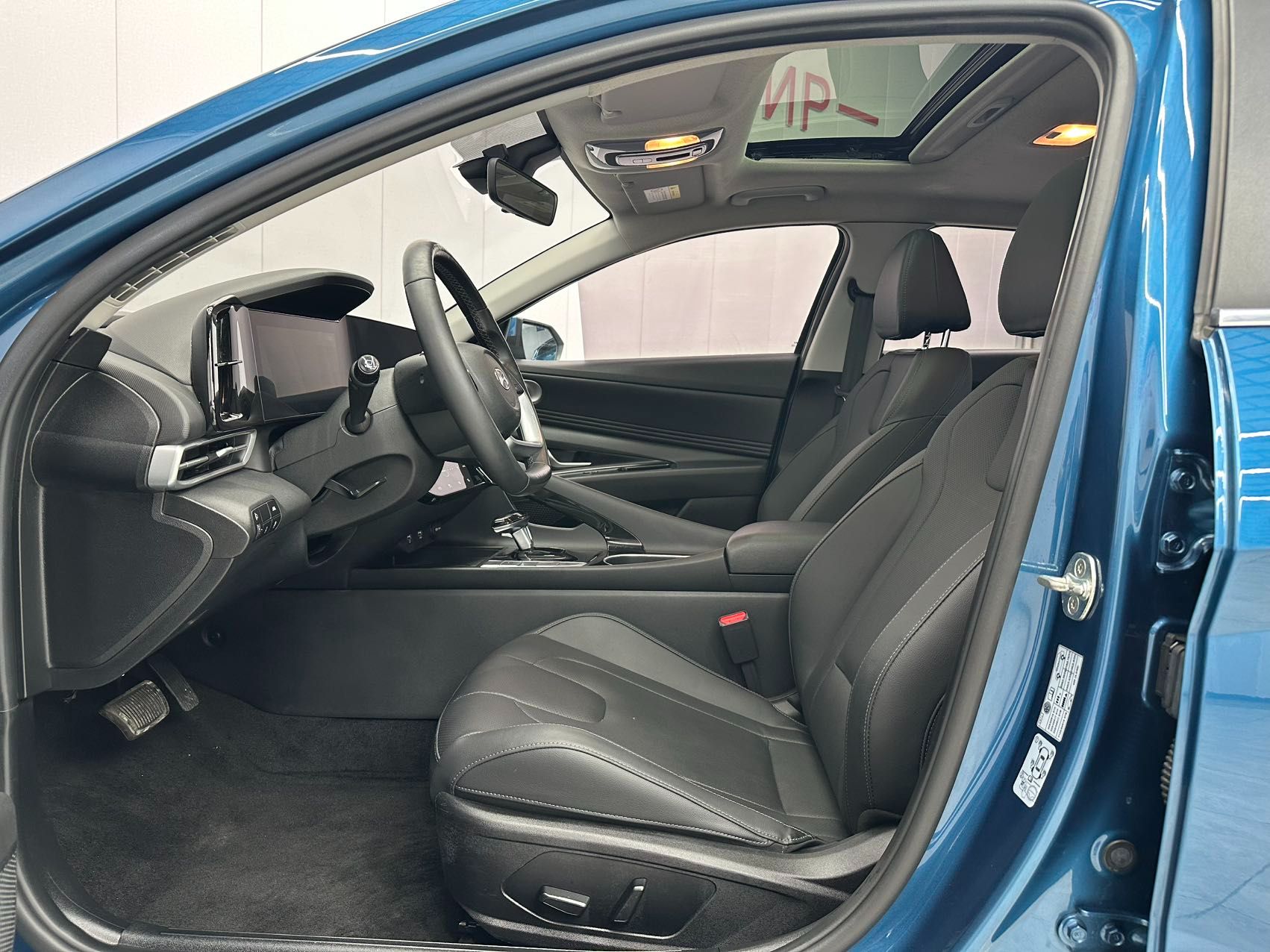 Hyundai Elantra 2021 — миниатюра 8