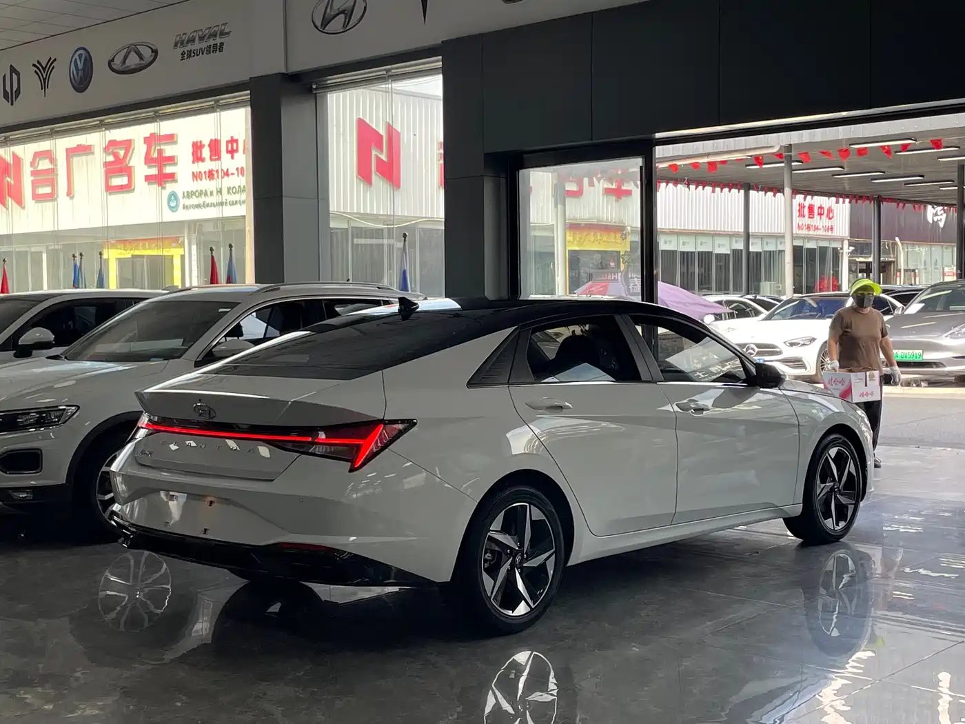 Hyundai Elantra 2021 — миниатюра 17