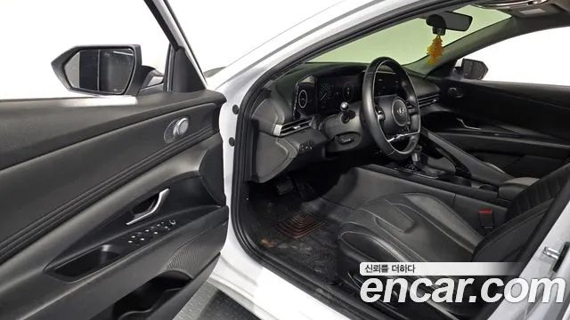 Hyundai Elantra 2021 — миниатюра 10