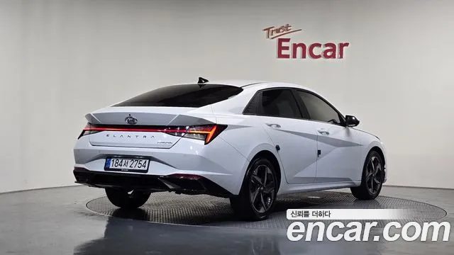 Hyundai Elantra 2021 — фото 2