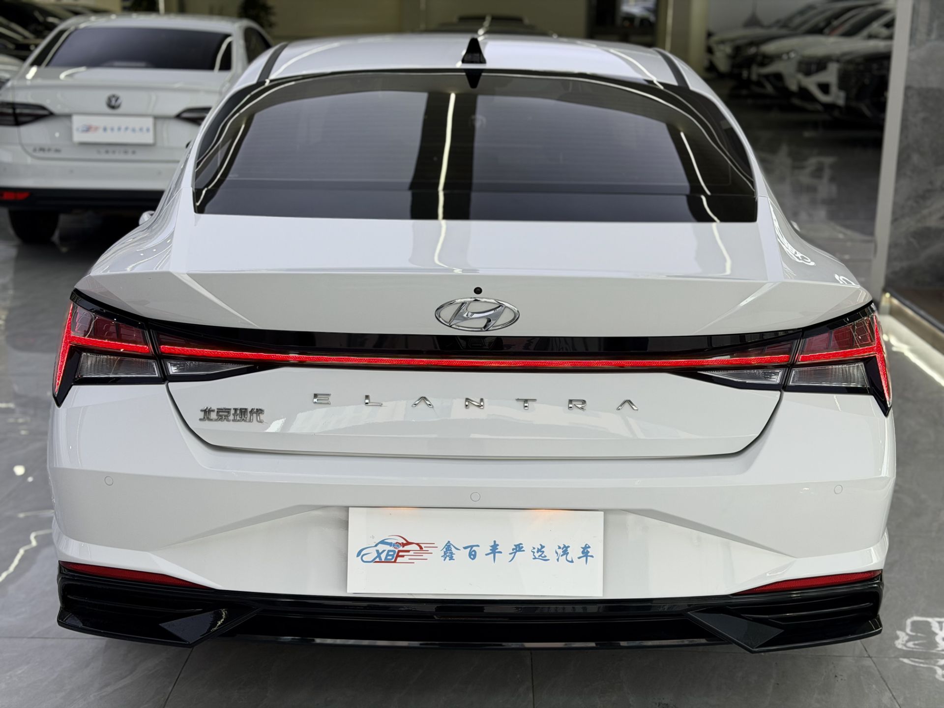 Hyundai Elantra 2022 — фото 2