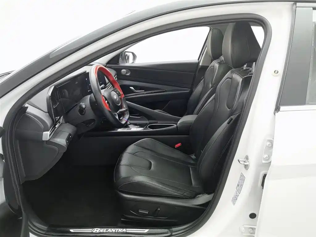 Hyundai Elantra 2023 — миниатюра 10