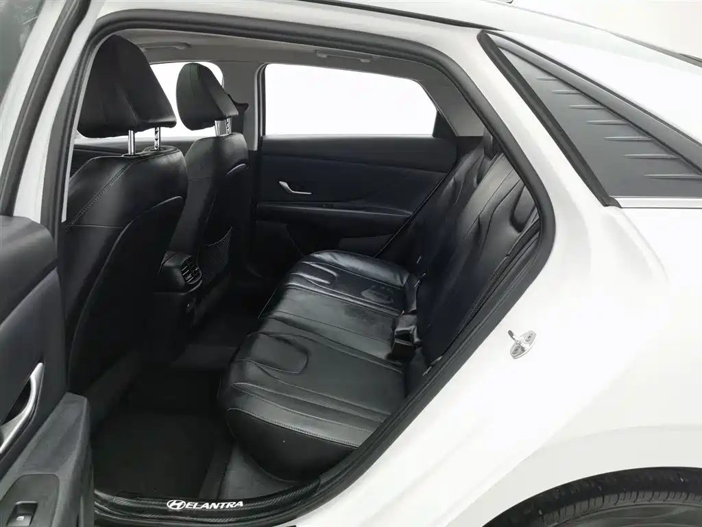 Hyundai Elantra 2023 — миниатюра 15