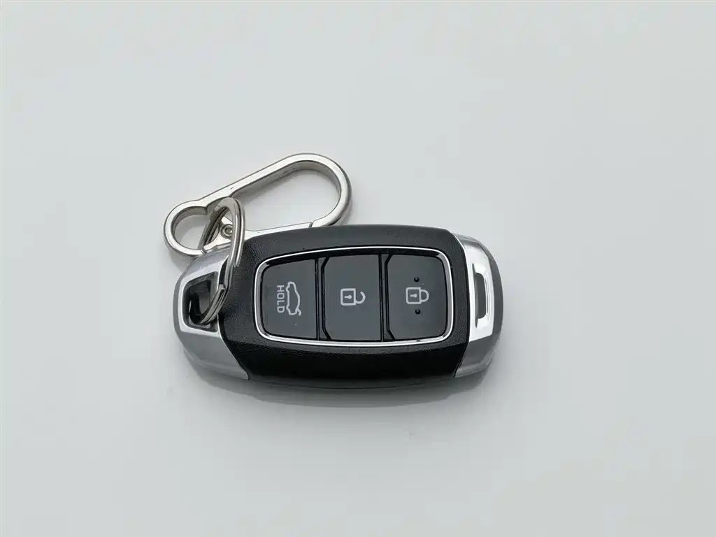 Hyundai Elantra 2023 — миниатюра 19