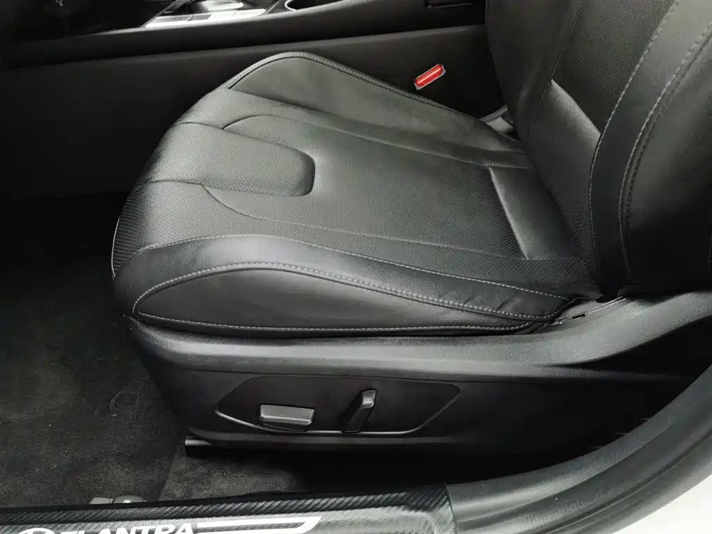 Hyundai Elantra 2023 — миниатюра 20