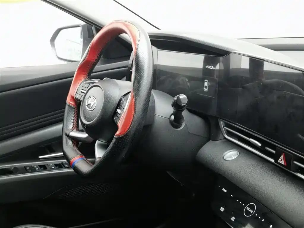 Hyundai Elantra 2023 — миниатюра 22