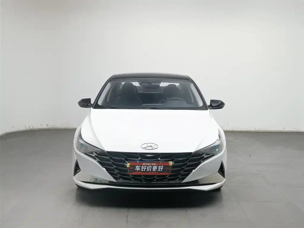 Hyundai Elantra 2023 — фото 3