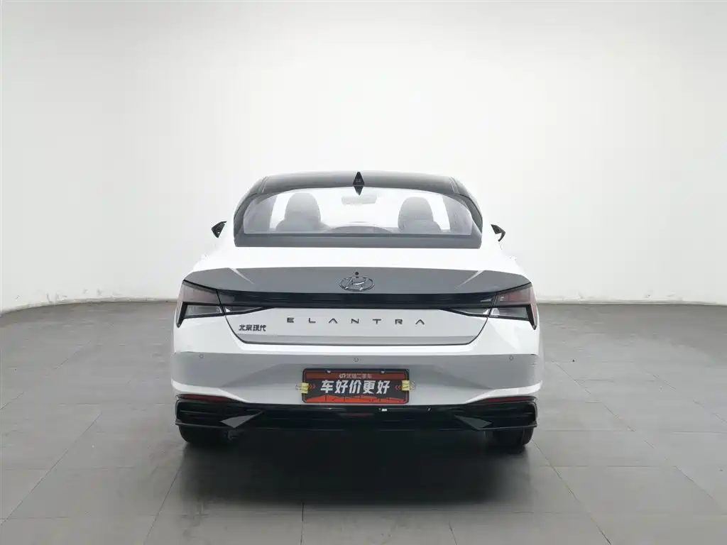 Hyundai Elantra 2023 — фото 4