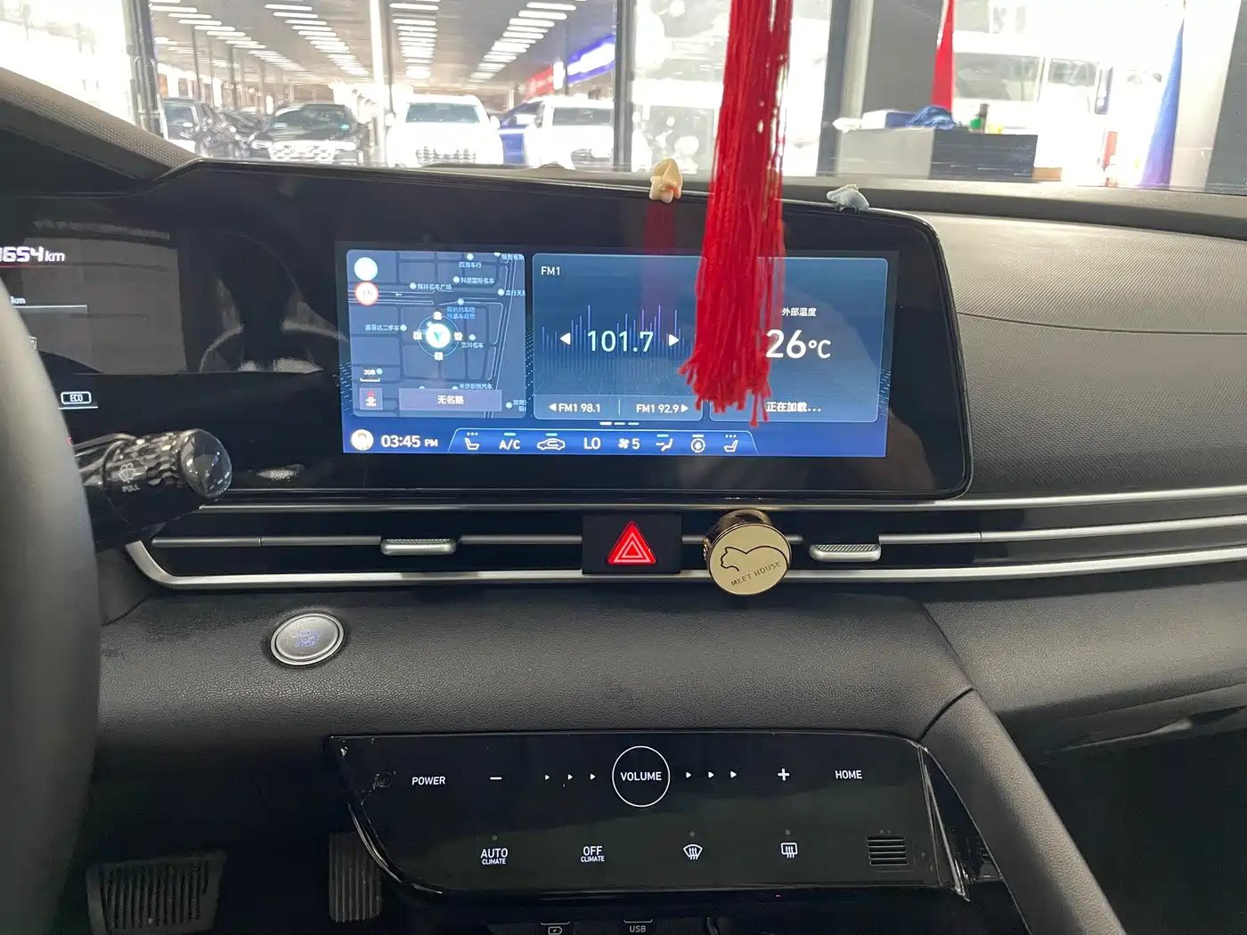 Hyundai Elantra 2023 — миниатюра 10