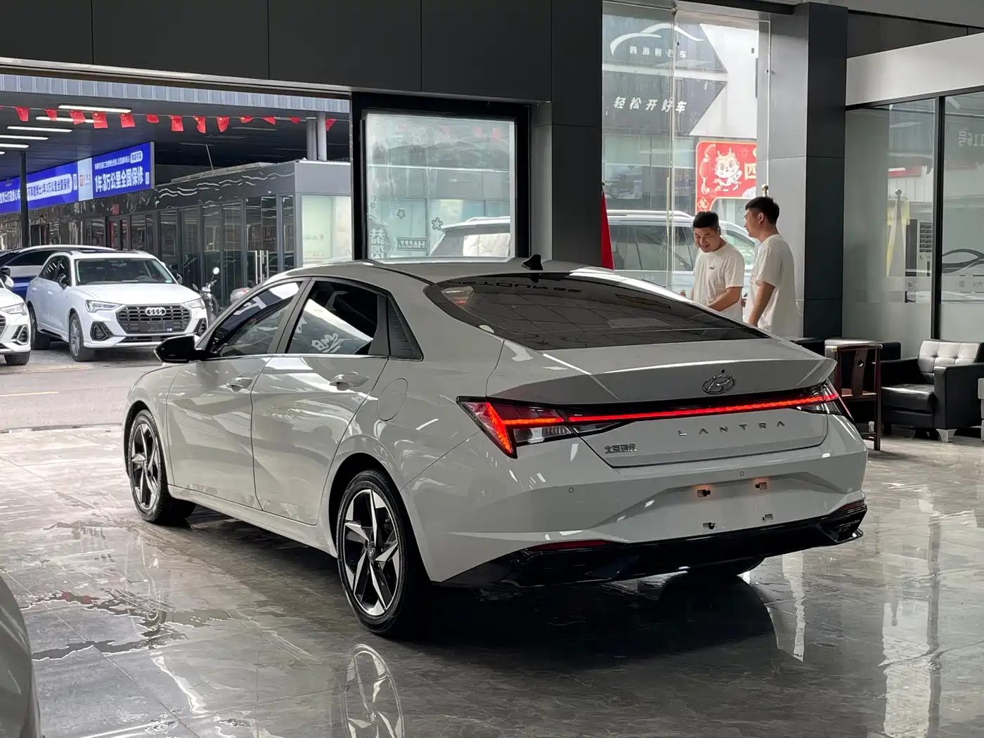 Hyundai Elantra 2023 — миниатюра 15