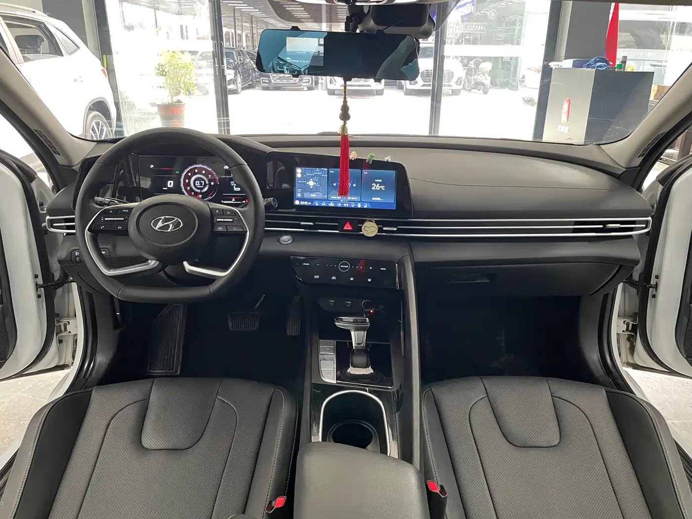 Hyundai Elantra 2023 — миниатюра 8