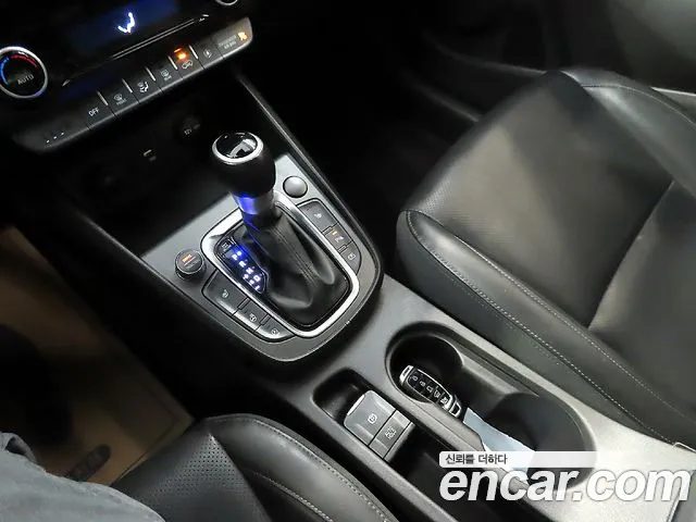 Hyundai Kona 2022 — миниатюра 9