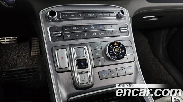Hyundai Santa Fe 2021 — миниатюра 9
