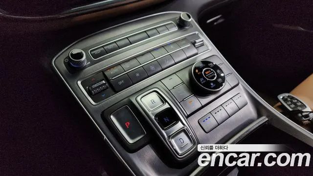Hyundai Santa Fe 2021 — миниатюра 9