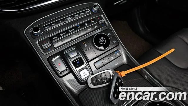 Hyundai Santafe 2022 — миниатюра 9