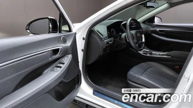 Hyundai Sonata 2022 — миниатюра 10