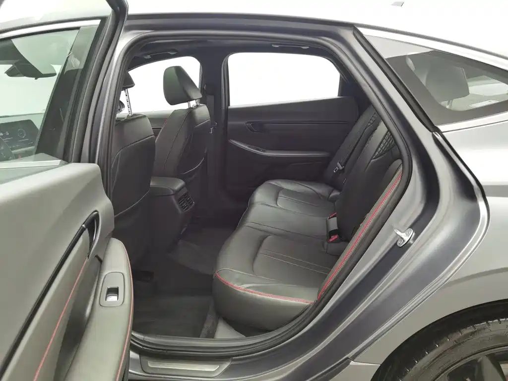 Hyundai Sonata 2023 — миниатюра 15