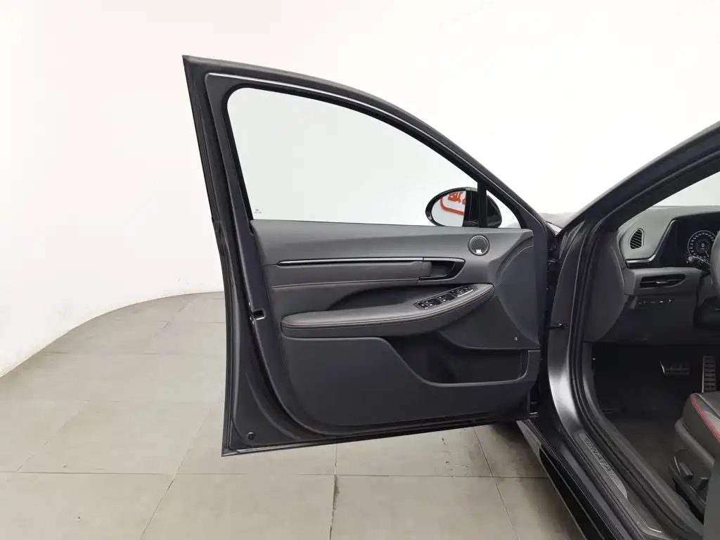 Hyundai Sonata 2023 — миниатюра 8