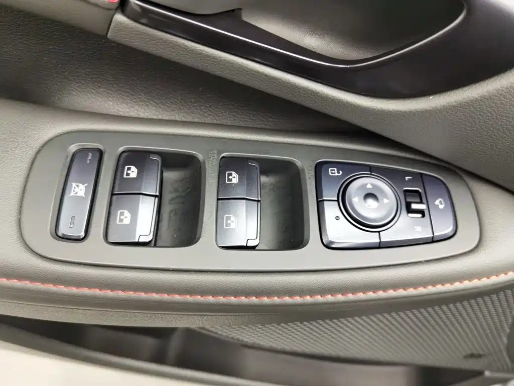 Hyundai Sonata 2023 — миниатюра 9
