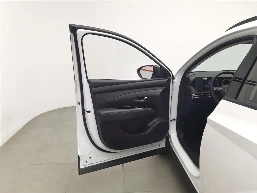 Hyundai Tucson 2025 — миниатюра 8