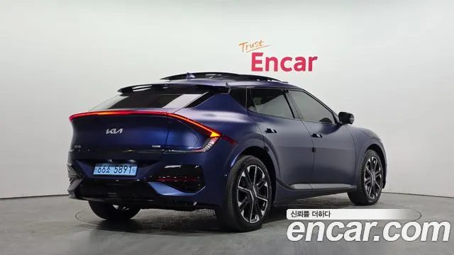 Kia EV6 2025 — фото 2