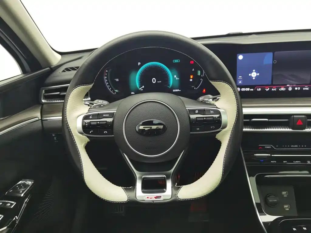 Kia K5 2021 — миниатюра 11