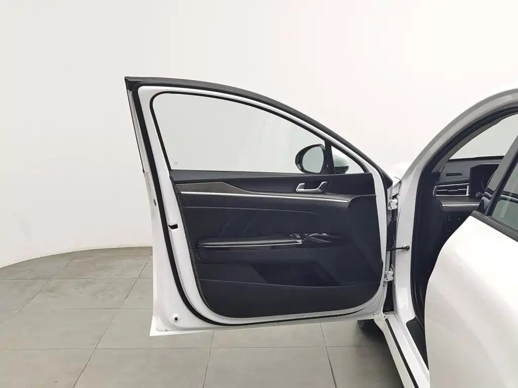 Kia K5 2021 — миниатюра 8