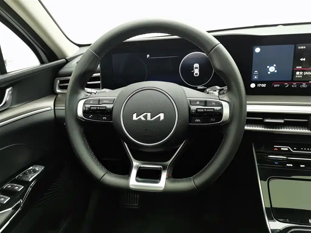 Kia K5 2022 — миниатюра 11