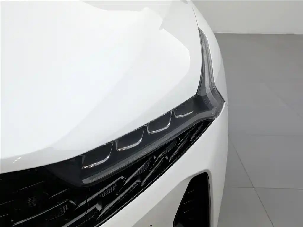 Kia K5 2022 — миниатюра 7