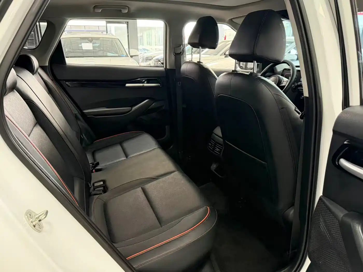 Kia Seltos 2023 — миниатюра 8