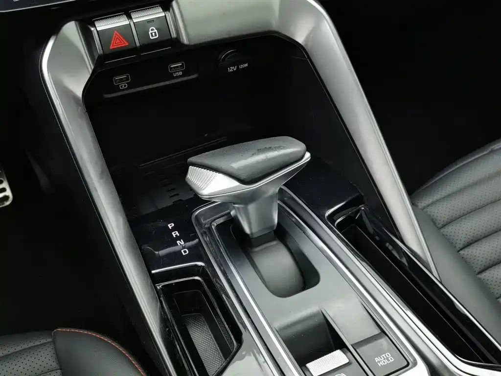 Kia Sportage 2022 — миниатюра 13
