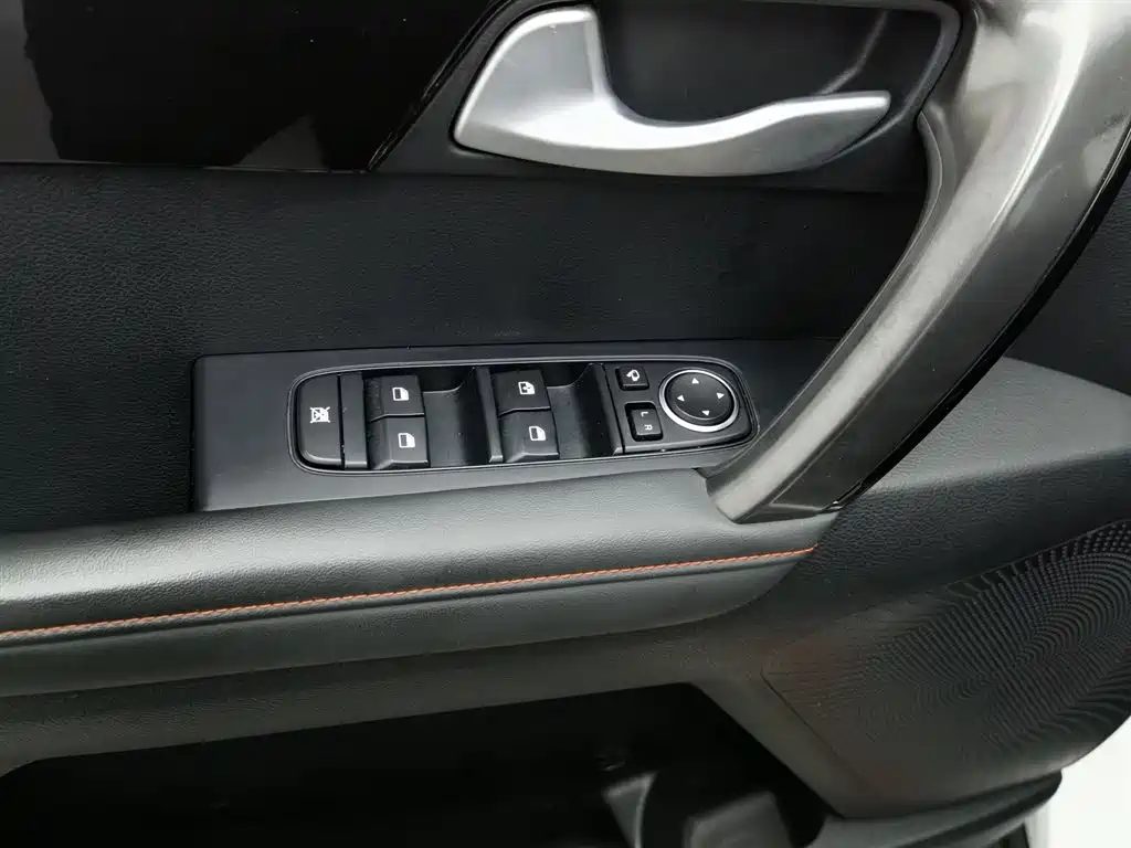Kia Sportage 2022 — миниатюра 9