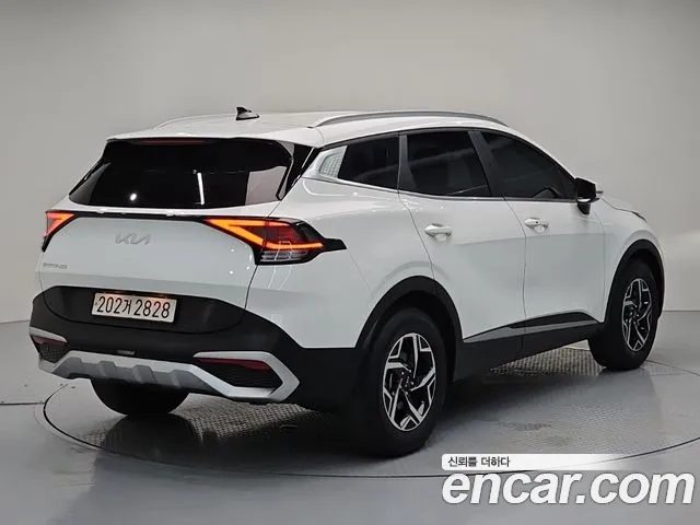 Kia Sportage 2023 — фото 2