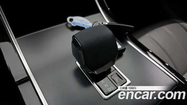 Land Rover Range Rover Evoque 2024 — миниатюра 9